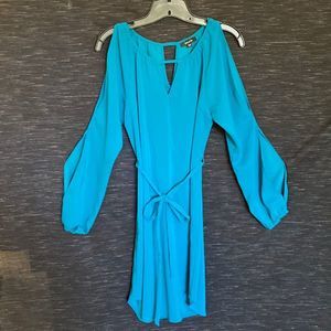 Drew split sleeve tie waist curved hem dress sz XS Teal colored